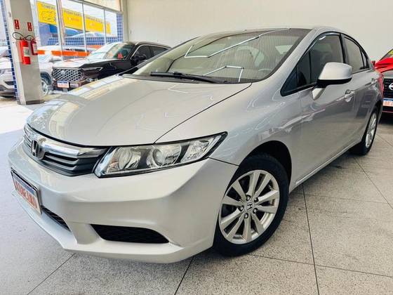 HONDA CIVIC 1.8 LXS 16V FLEX 4P MANUAL HONDA CIVIC 1.8 LXS 16V FLEX 4P MANUAL